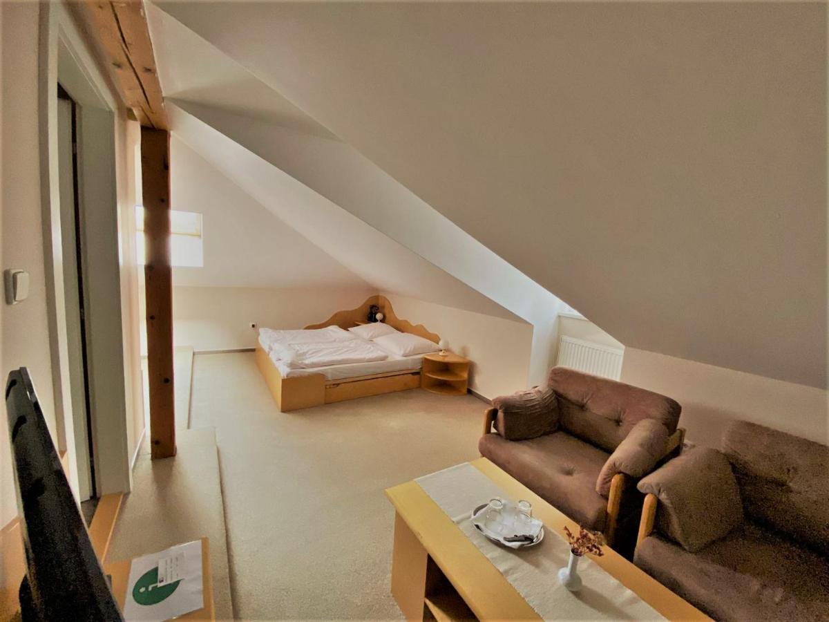 Hotel Zámeček na Čeladné Čeladná Extérieur photo