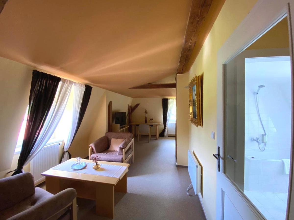 Hotel Zámeček na Čeladné Čeladná Extérieur photo