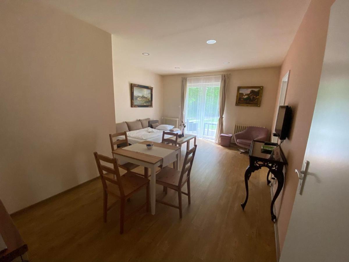 Hotel Zámeček na Čeladné Čeladná Extérieur photo