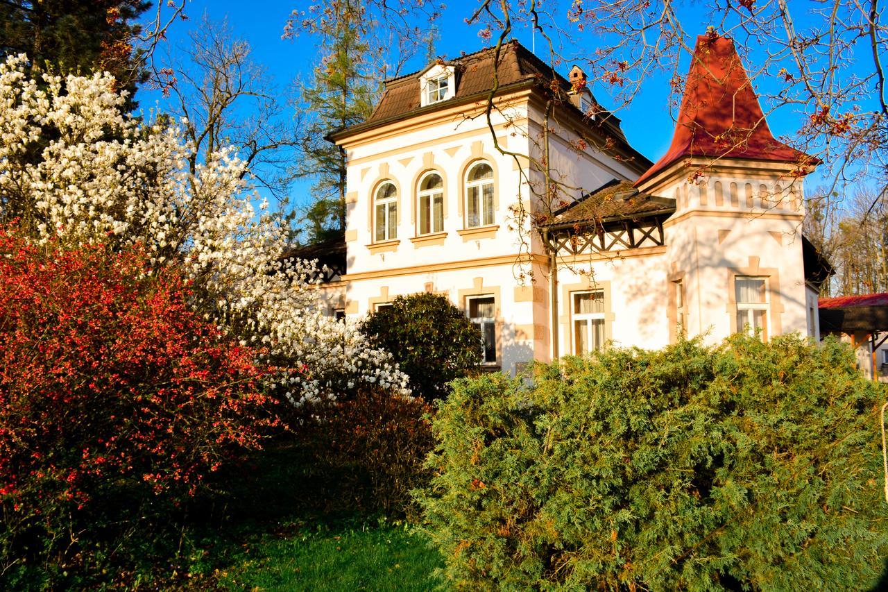 Hotel Zámeček na Čeladné Čeladná Extérieur photo