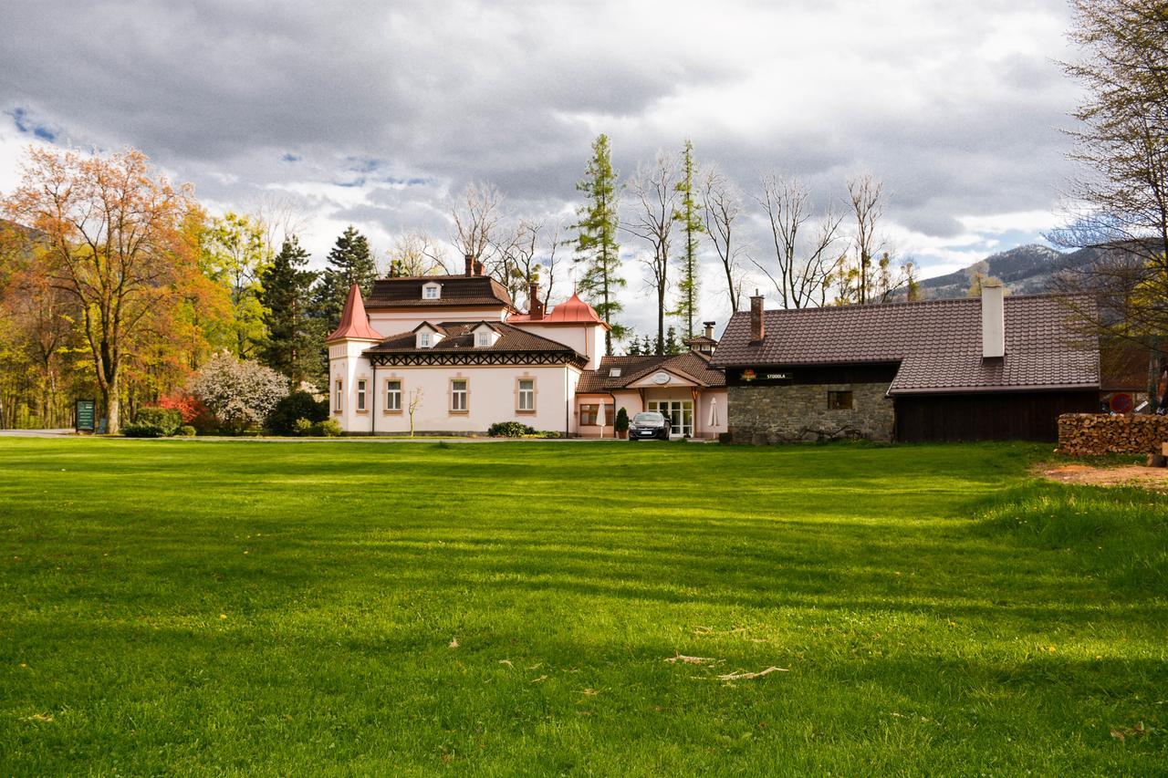 Hotel Zámeček na Čeladné Čeladná Extérieur photo